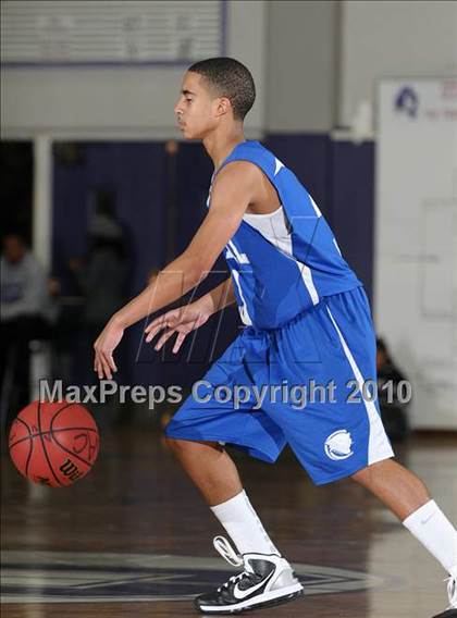 Thumbnail 1 in Capital Christian vs. Analy (St. Hope Classic) photogallery.
