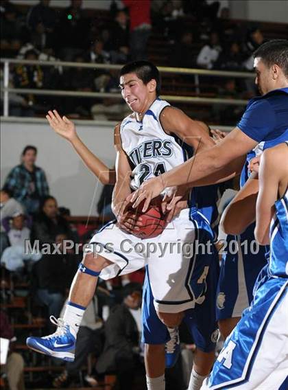 Thumbnail 1 in Capital Christian vs. Analy (St. Hope Classic) photogallery.
