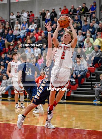 Thumbnail 1 in Marquette vs Hall (Colmone Classic) photogallery.