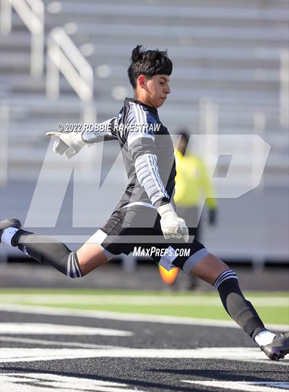 Thumbnail 3 in Longview vs. Forney (Forney Kickoff Tournament) photogallery.