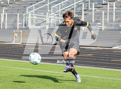 Thumbnail 2 in Longview vs. Forney (Forney Kickoff Tournament) photogallery.
