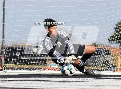 Thumbnail 2 in Longview vs. Forney (Forney Kickoff Tournament) photogallery.