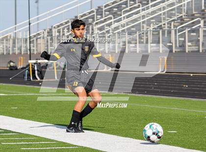 Thumbnail 3 in Longview vs. Forney (Forney Kickoff Tournament) photogallery.