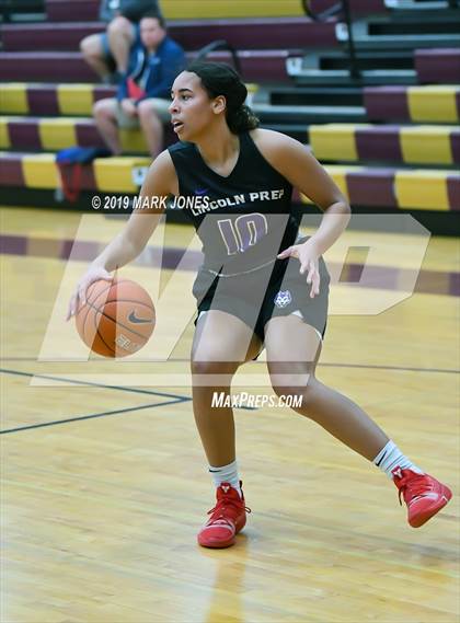 Thumbnail 2 in Hamilton Heights Christian Academy vs. Lincoln Prep (Hamilton, Ontario) - (Nike Tournament of Champions) photogallery.