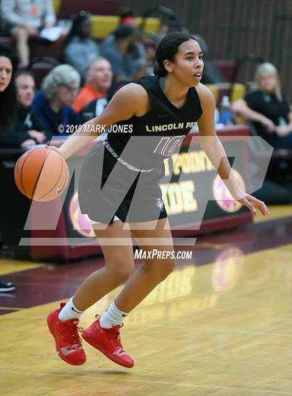 Thumbnail 3 in Hamilton Heights Christian Academy vs. Lincoln Prep (Hamilton, Ontario) - (Nike Tournament of Champions) photogallery.