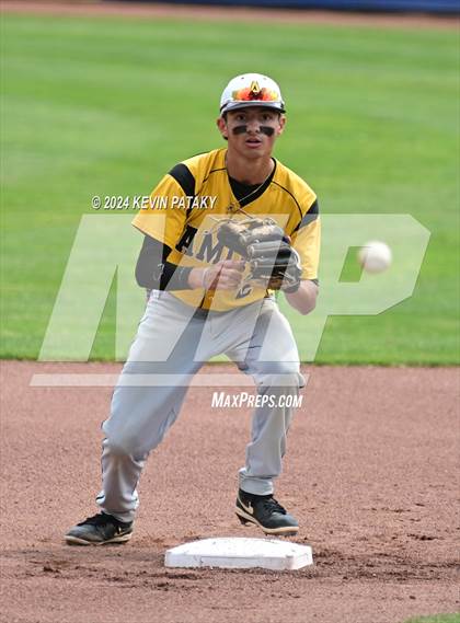 Thumbnail 2 in Staples vs. Amity Regional (CIAC Class LL Final) photogallery.