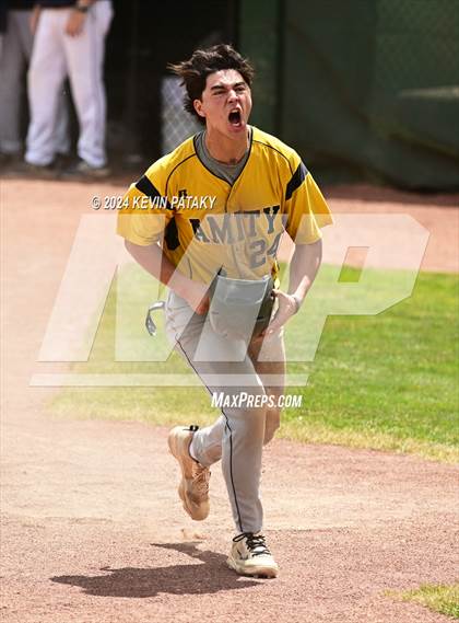 Thumbnail 2 in Staples vs. Amity Regional (CIAC Class LL Final) photogallery.