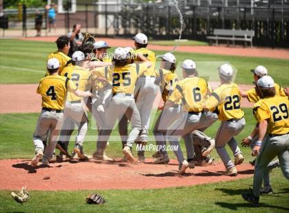 Thumbnail 2 in Staples vs. Amity Regional (CIAC Class LL Final) photogallery.