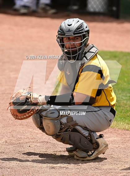 Thumbnail 2 in Staples vs. Amity Regional (CIAC Class LL Final) photogallery.