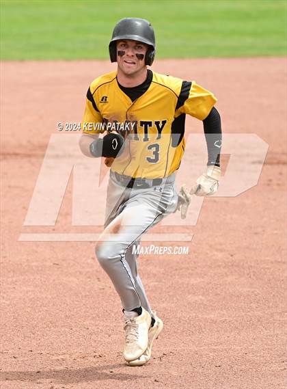 Thumbnail 1 in Staples vs. Amity Regional (CIAC Class LL Final) photogallery.