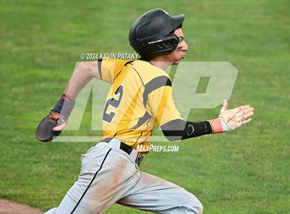 Thumbnail 2 in Staples vs. Amity Regional (CIAC Class LL Final) photogallery.