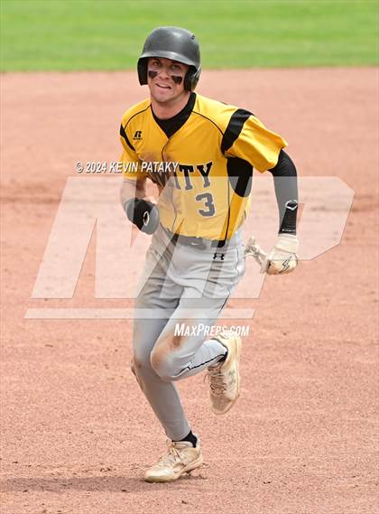 Thumbnail 3 in Staples vs. Amity Regional (CIAC Class LL Final) photogallery.