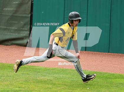 Thumbnail 2 in Staples vs. Amity Regional (CIAC Class LL Final) photogallery.