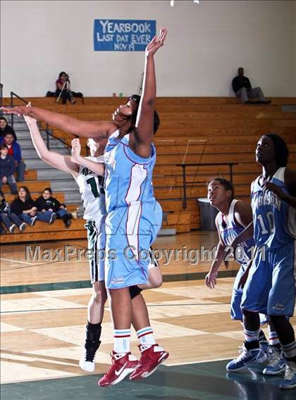 Thumbnail 2 in Madison vs. Pasadena (McDonald's Texas Invitational) photogallery.