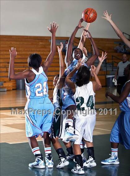 Thumbnail 2 in Madison vs. Pasadena (McDonald's Texas Invitational) photogallery.
