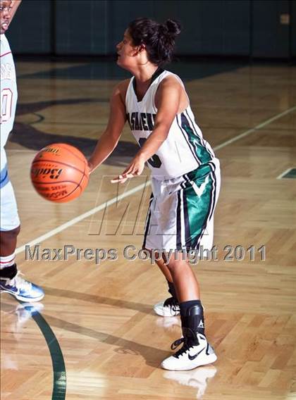 Thumbnail 2 in Madison vs. Pasadena (McDonald's Texas Invitational) photogallery.
