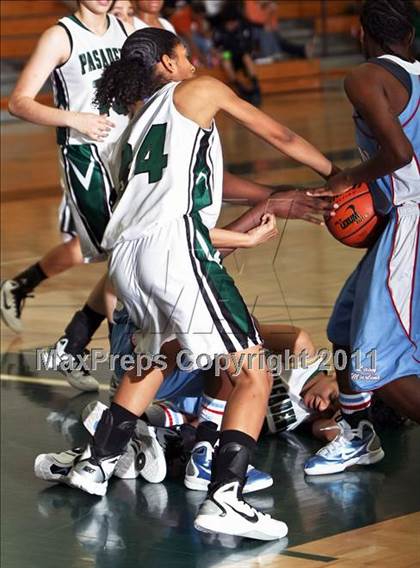 Thumbnail 2 in Madison vs. Pasadena (McDonald's Texas Invitational) photogallery.