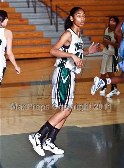 Thumbnail 2 in Madison vs. Pasadena (McDonald's Texas Invitational) photogallery.