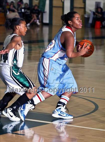 Thumbnail 1 in Madison vs. Pasadena (McDonald's Texas Invitational) photogallery.