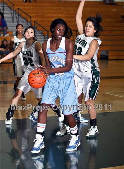 Thumbnail 3 in Madison vs. Pasadena (McDonald's Texas Invitational) photogallery.