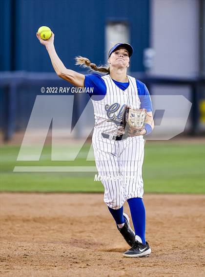 Thumbnail 2 in Clovis vs. Central (D1 CIF CS Division 1 Championship) photogallery.