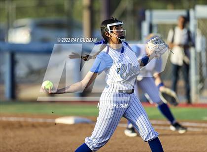 Thumbnail 2 in Clovis vs. Central (D1 CIF CS Division 1 Championship) photogallery.