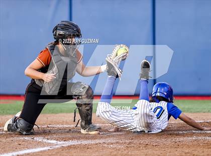 Thumbnail 3 in Clovis vs. Central (D1 CIF CS Division 1 Championship) photogallery.
