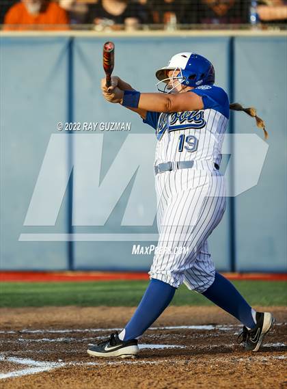 Thumbnail 3 in Clovis vs. Central (D1 CIF CS Division 1 Championship) photogallery.