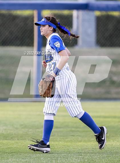 Thumbnail 3 in Clovis vs. Central (D1 CIF CS Division 1 Championship) photogallery.