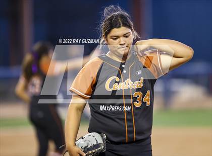 Thumbnail 3 in Clovis vs. Central (D1 CIF CS Division 1 Championship) photogallery.