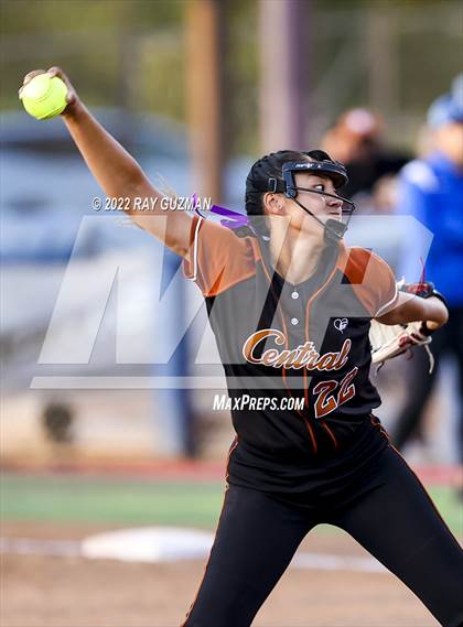 Thumbnail 1 in Clovis vs. Central (D1 CIF CS Division 1 Championship) photogallery.