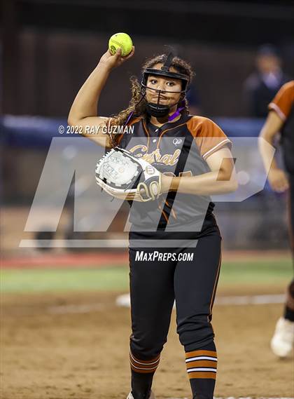 Thumbnail 3 in Clovis vs. Central (D1 CIF CS Division 1 Championship) photogallery.
