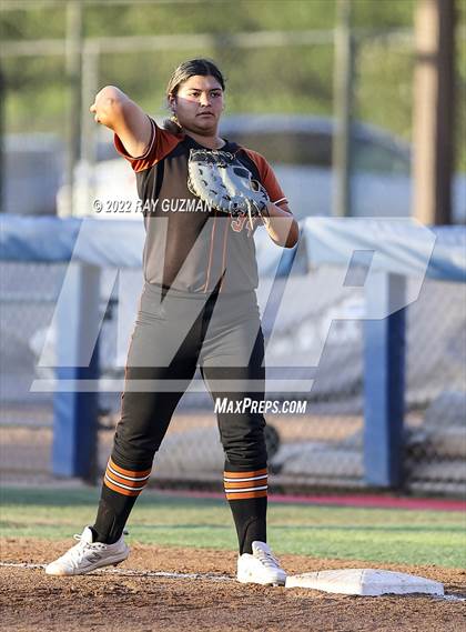 Thumbnail 2 in Clovis vs. Central (D1 CIF CS Division 1 Championship) photogallery.