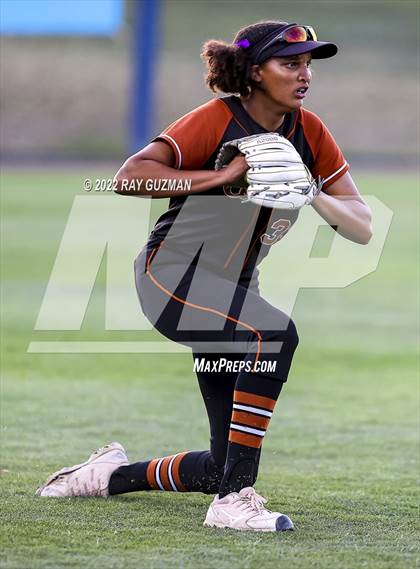 Thumbnail 2 in Clovis vs. Central (D1 CIF CS Division 1 Championship) photogallery.