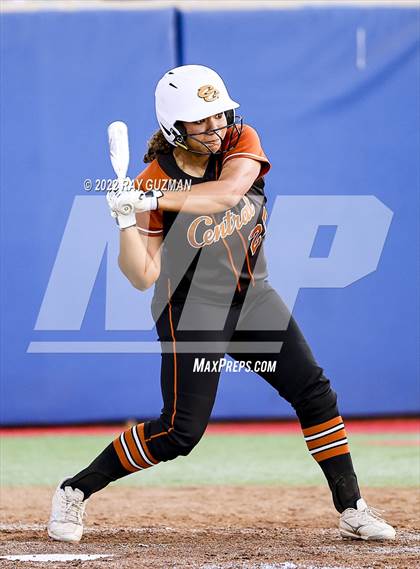 Thumbnail 3 in Clovis vs. Central (D1 CIF CS Division 1 Championship) photogallery.