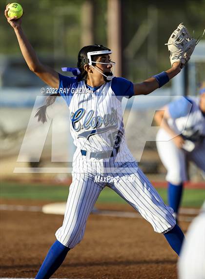 Thumbnail 1 in Clovis vs. Central (D1 CIF CS Division 1 Championship) photogallery.