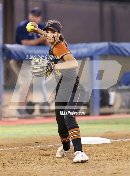 Thumbnail 3 in Clovis vs. Central (D1 CIF CS Division 1 Championship) photogallery.