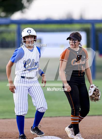 Thumbnail 3 in Clovis vs. Central (D1 CIF CS Division 1 Championship) photogallery.