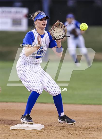 Thumbnail 1 in Clovis vs. Central (D1 CIF CS Division 1 Championship) photogallery.