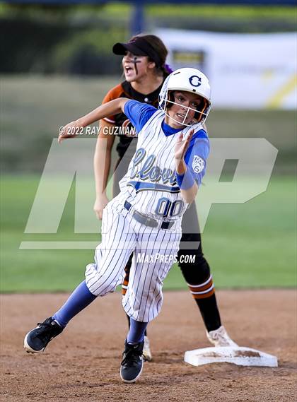 Thumbnail 3 in Clovis vs. Central (D1 CIF CS Division 1 Championship) photogallery.
