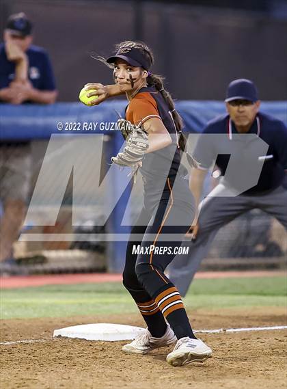 Thumbnail 3 in Clovis vs. Central (D1 CIF CS Division 1 Championship) photogallery.