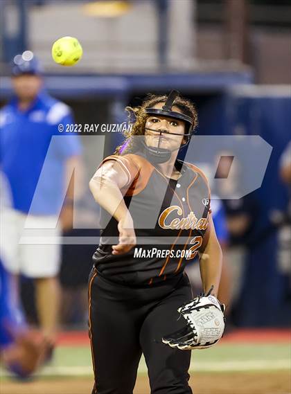 Thumbnail 2 in Clovis vs. Central (D1 CIF CS Division 1 Championship) photogallery.