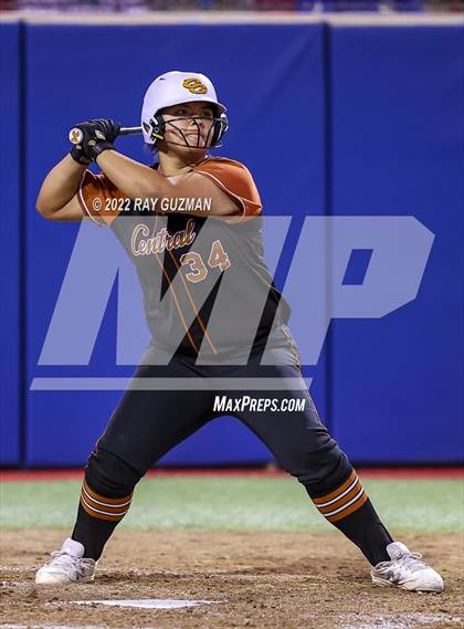 Thumbnail 3 in Clovis vs. Central (D1 CIF CS Division 1 Championship) photogallery.