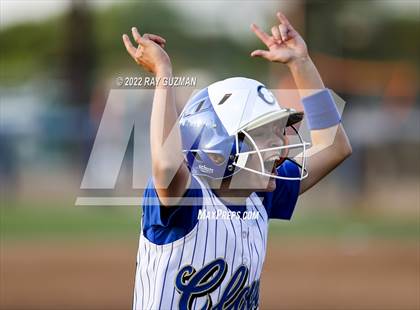 Thumbnail 3 in Clovis vs. Central (D1 CIF CS Division 1 Championship) photogallery.