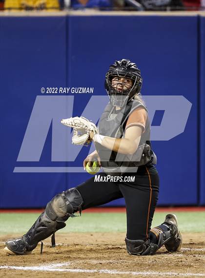 Thumbnail 3 in Clovis vs. Central (D1 CIF CS Division 1 Championship) photogallery.