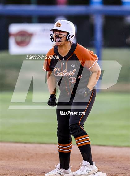 Thumbnail 2 in Clovis vs. Central (D1 CIF CS Division 1 Championship) photogallery.