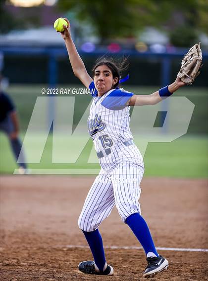 Thumbnail 3 in Clovis vs. Central (D1 CIF CS Division 1 Championship) photogallery.