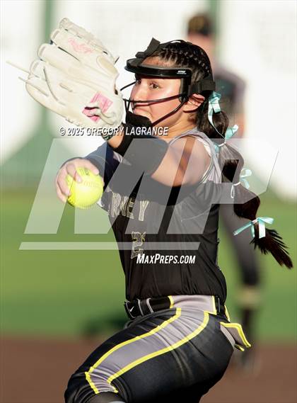 Thumbnail 2 in Forney vs Guyer (UIL 6A Softball State Semi-Final Division II) Game 1 photogallery.