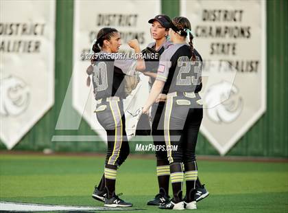 Thumbnail 3 in Forney vs Guyer (UIL 6A State Semi-Final Division II) Game 1 photogallery.