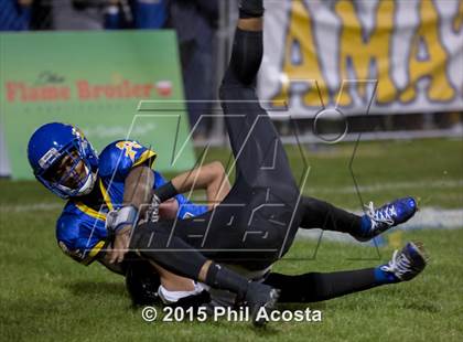 Thumbnail 3 in Bishop Amat vs Oaks Christian photogallery.